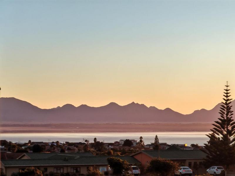 3 Bedroom Property for Sale in Mossel Bay Central Western Cape